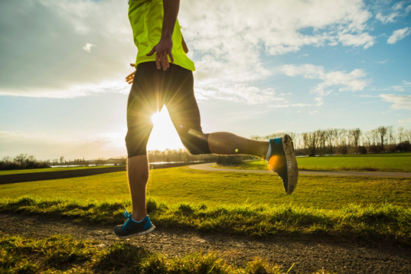 Course à pieds au soleil