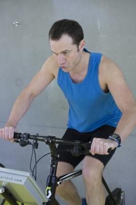 Marc : "Avec le Cyclus, je m'entraîne sur mon propre vélo"